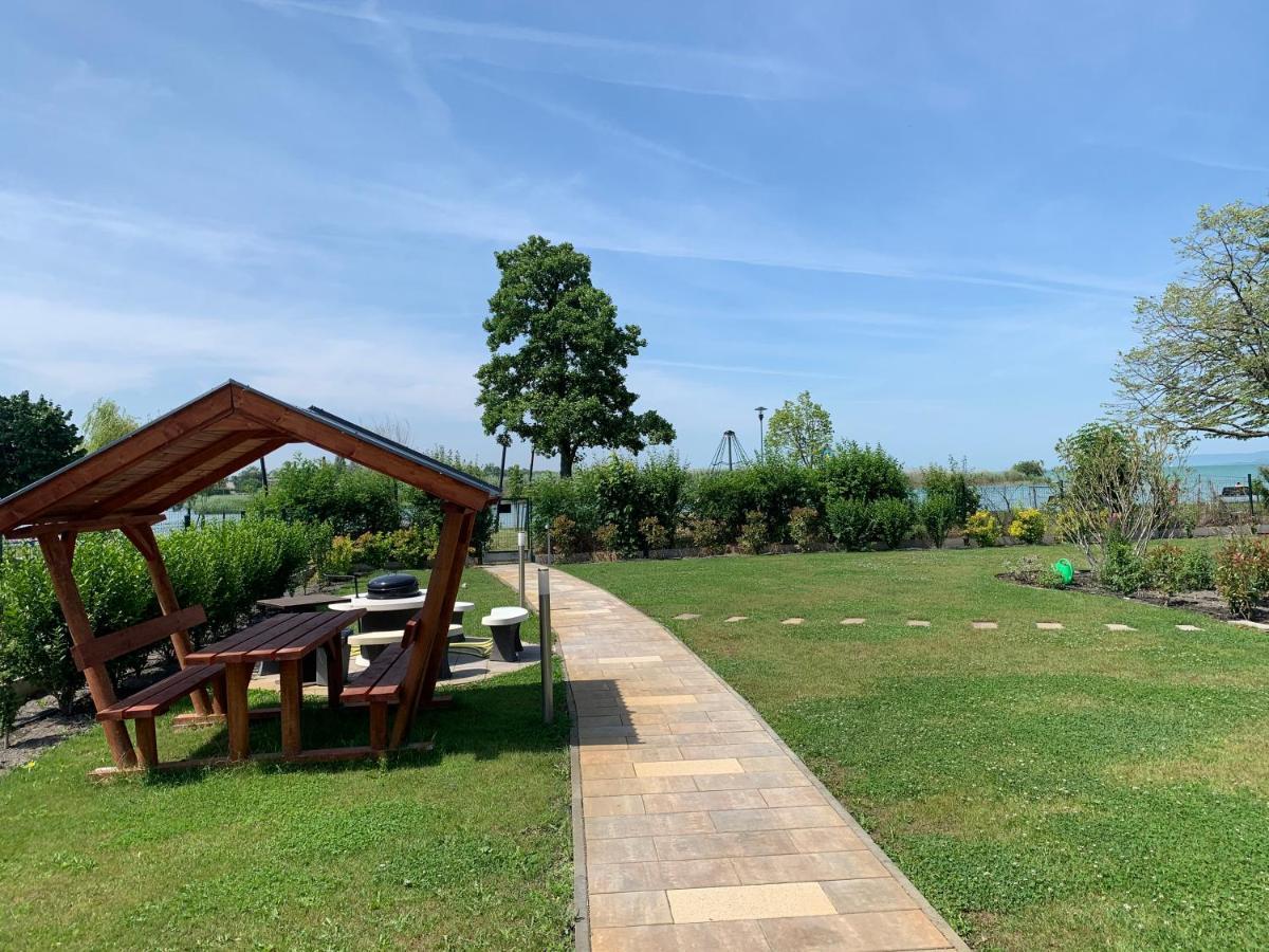 Balatonboglar - Golden Bridge Apartments Экстерьер фото
